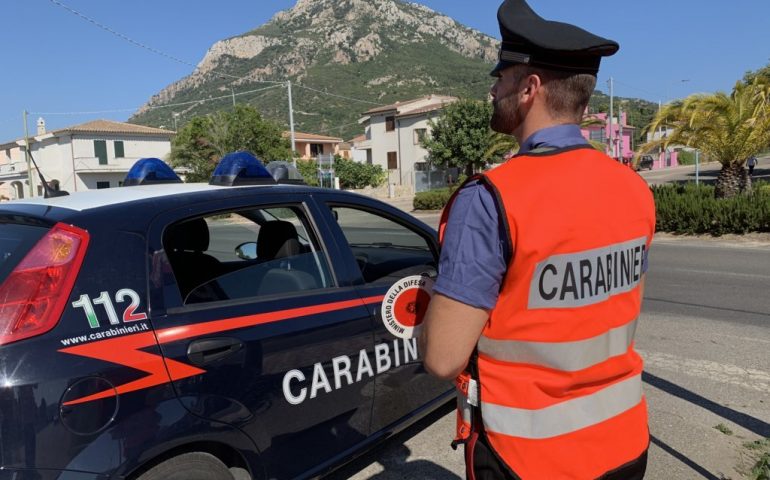 Osini, a bordo di un furgone con un’ascia: denunciato 31enne