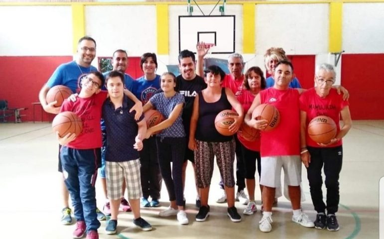 Aurora Basket Cagliari: una raccolta fondi per aiutare la squadra dell’integrazione