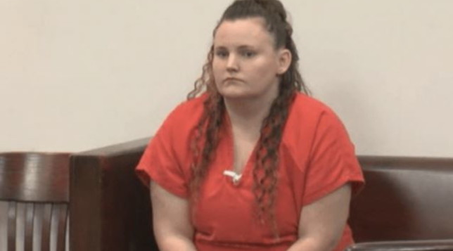 Florida: babysitter abusa del bimbo di 11 anni sui cui doveva vigilare e resta incinta. Condannata a 20 anni