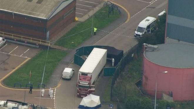 Il camion in cui sono stati trovati i 39 cadaveri nell'Essex - FOTO BBC