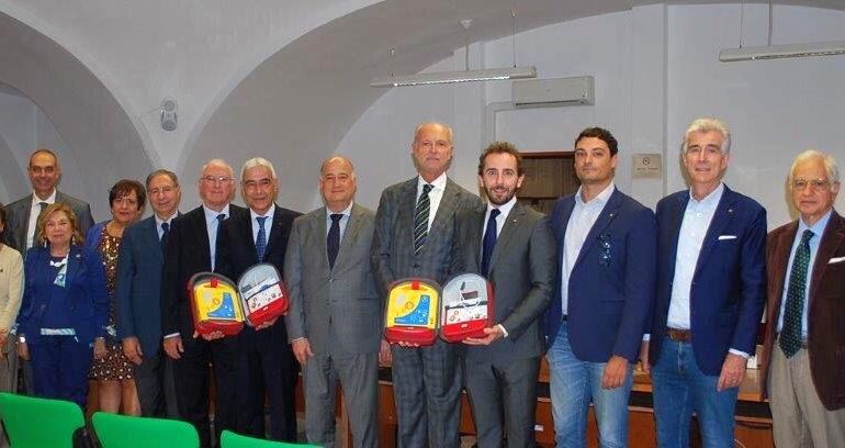 Il Rotary dona defibrillatori per le sedi della Questura e della Prefettura di Cagliari