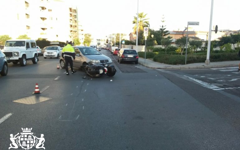 Quartiere Fonsarda: incidente tra auto e moto. Centauro in ospedale