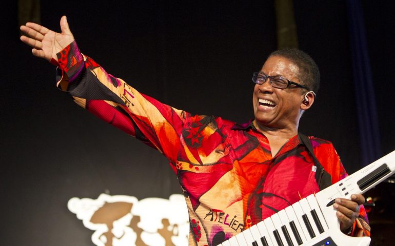 Jazz, il 30 ottobre a Cagliari il concerto del leggendario  Herbie Hancock