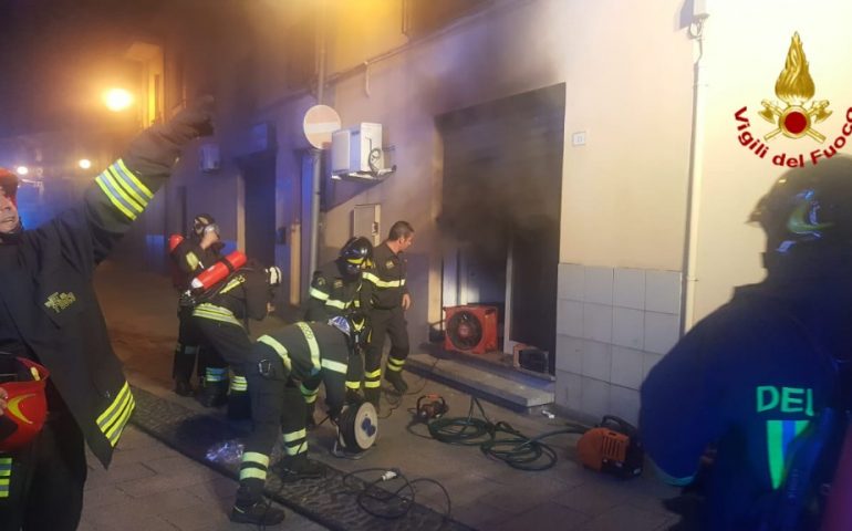 Incendio in una pasticceria a Quartu