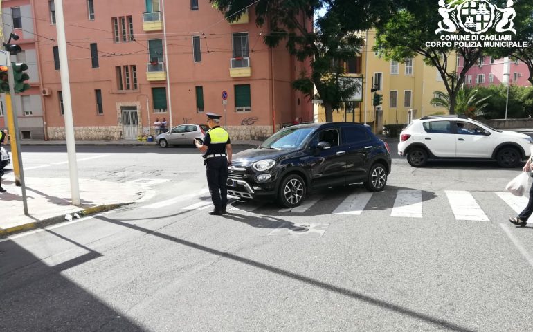 Cagliari, anziana investita sulle strisce in via Cosica e trasportata in ospedale