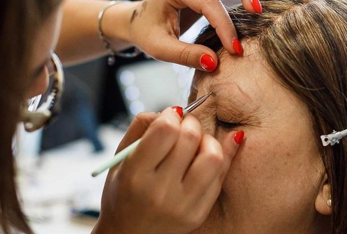 Farsi belle durante la malattia cura il cuore oltre che l’aspetto: Makeup Smile ad Assemini per le pazienti oncologiche