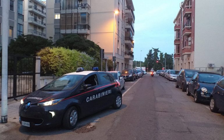 Via Rossini, tenta di scippare due donne e poi scappa in bicicletta