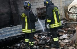 Vigili del fuoco intervengono a Ortacesus per un incendio in un terreno agricolo