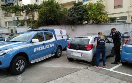 L'auto rubata usata per l'inseguimento