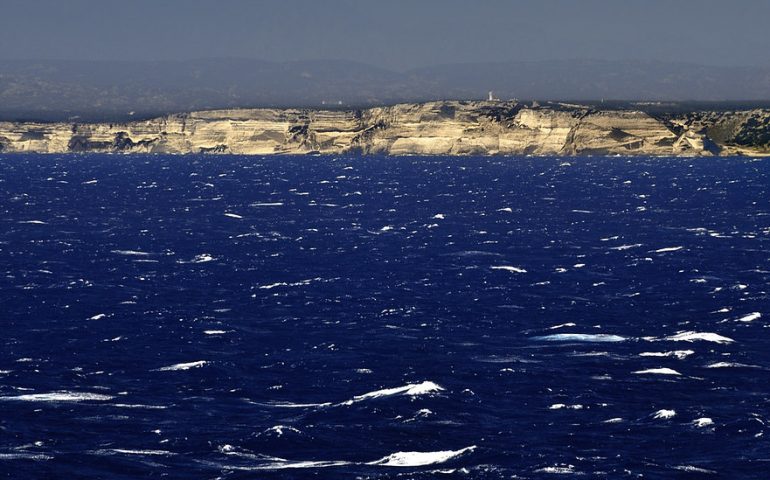 Mare mosso e vento forte tra Sardegna e Corsica: cancellate le 4 tratte di questa mattina