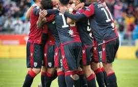 Covid-19: i giocatori del Cagliari rinunciano allo stipendio del mese di aprile