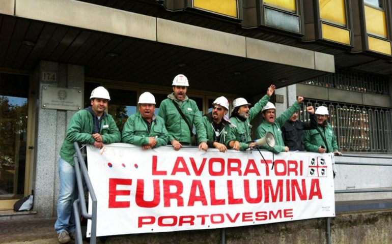 Eurallumina: gli operai in presidio a oltranza di fronte all’Assessorato all’Ambiente