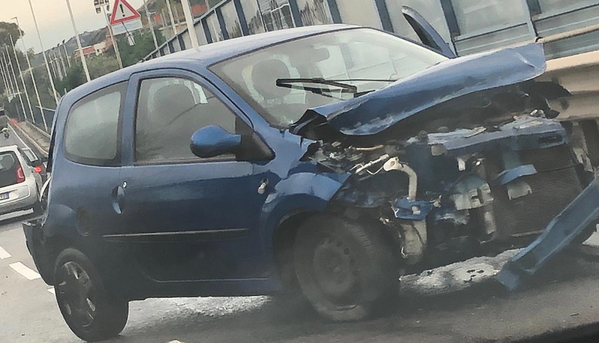 Cagliari, incidente sull'asse mediano: traffico in tilt all'ora di punta - vistanet