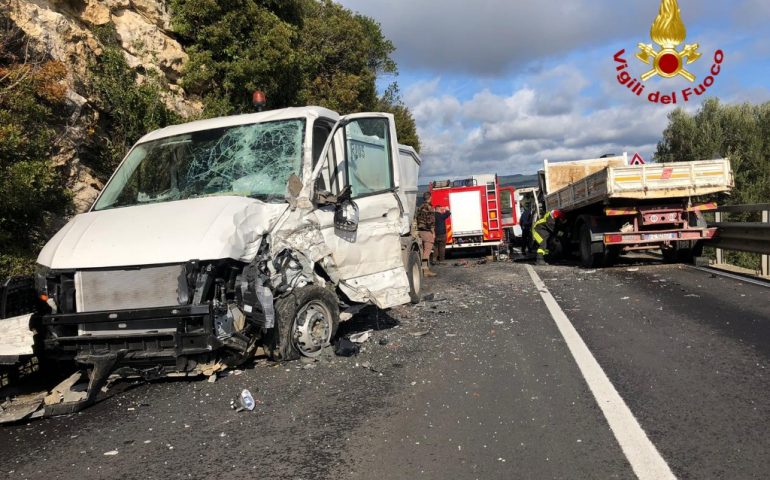 Incidente a Isili sulla strada statale 128