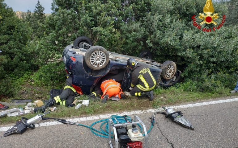 Brutto incidente a San Vito, uomo incastrato tra le lamiere