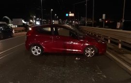 Un auto si ribalta in viale Marconi