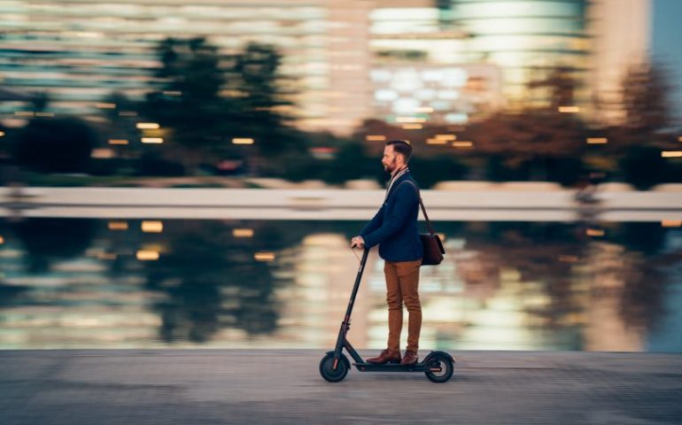 Quartu, monopattini elettrici e segway potranno circolare nelle strade a velocità limitata