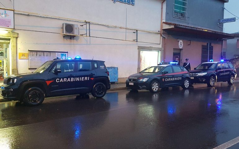 Villamar: vedono i Carabinieri e scappano ma vengono presi, in auto avevano 100 grammi di marijuana