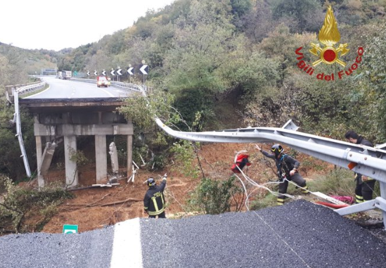 Foto da Twitter, Vigili del Fuoco di Savona