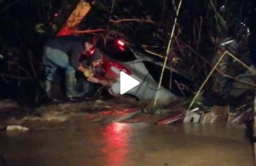 Bomba d'acqua a Quartucciu: auto trascinata dal fiume ingrossato