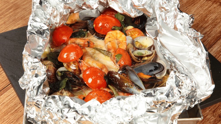 La ricetta Vistanet di oggi: cartoccio di pesce al forno, un piatto sano e prelibato