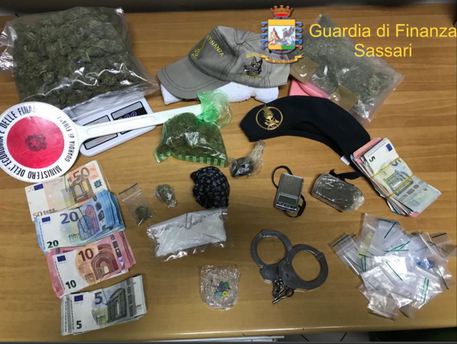 Fidanzati spacciatori in manette ad Alghero