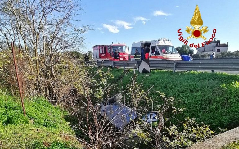 Decimomannu: rocambolesco incidente sulla 130