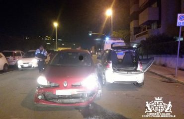 Incidente in via Stampa a Cagliari: donna ubriaca alla guida