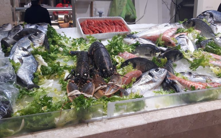 pesce al mercato di san benedetto