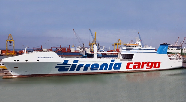 Stangata per gli autotrasportatori, pagheranno il 25% in più sui traghetti, è allarme in Sardegna