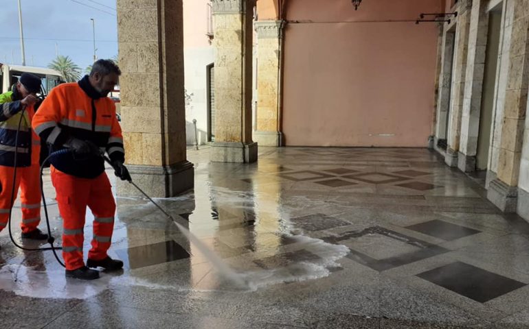 I portici di via Roma tra via Porcile e via Amendola - Foto di Walter Grisolia