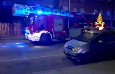 Vigili del fuoco intervengono a Cagliari per un ascensore in fiamme a Sant'Elia