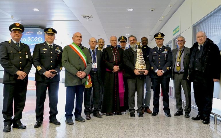 accoglienza satatua Madonna di Loreto all'Aeroporto di Cagliari