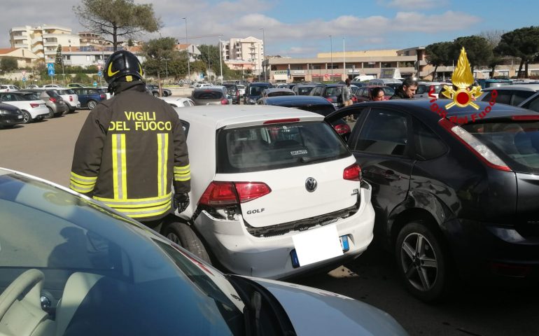 Incidente nei parcheggi del Brotzu a Cagliari