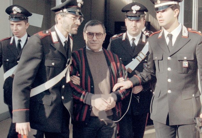 Sassari, il boss Bagarella aggredisce con un morso un agente in carcere