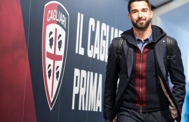 Le divise del Cagliari firmate da Antonio Marras - Faragò