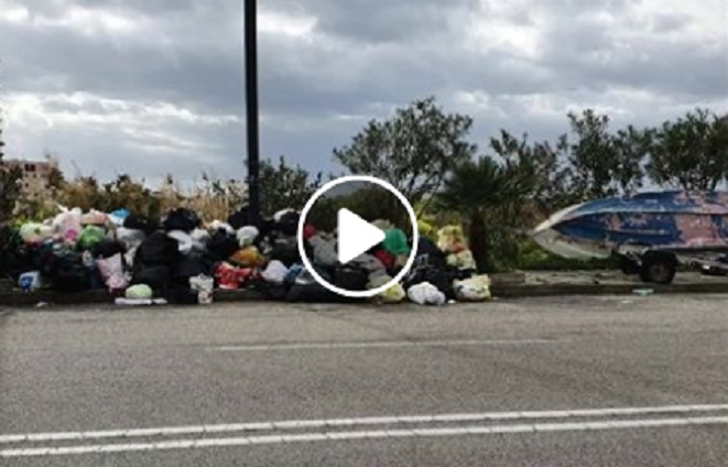 Emergenza rifiuti a Cagliari: il video di Fabrizio Marcello