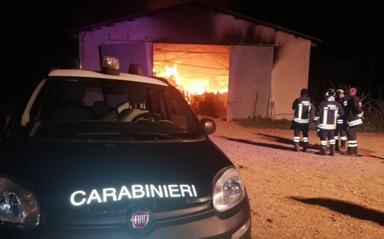 Guasila: a fuoco un capannone agricolo, danneggiate le attrezzature per 100mila euro