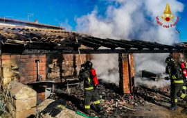 Incendio a Narcao spento dai Vigili del fuoco