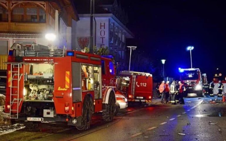 Auto travolge un gruppo di persone a Bolzano: 6 morti