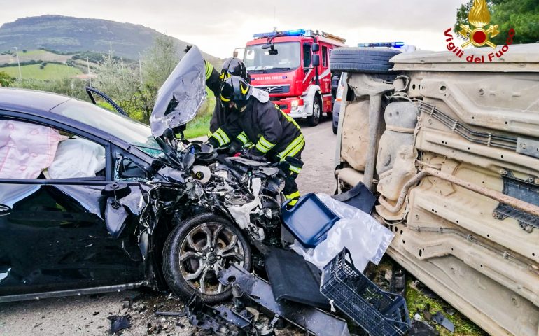 Narcao: spaventoso schianto, diversi feriti, due sono in gravi condizioni