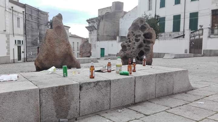 Nuoro, la vergogna di piazza Satta, tra incuria e indifferenza