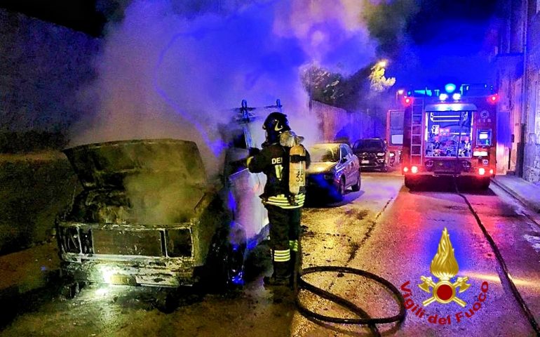 sant'elia incendio auto