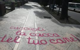 la scritta apparsa nel Terrapieno di Cagliari - Foto di Walter Rebel Carta