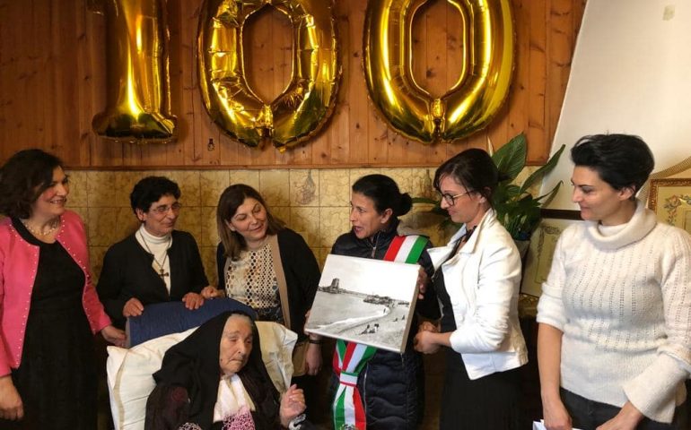 Ogliastra terra di longevità. Zia Virginia Cui a Bari Sardo spegne 100 candeline