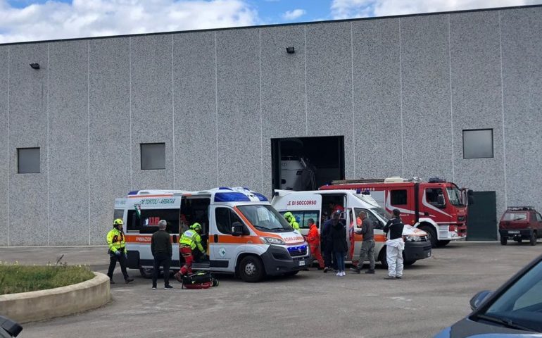 Paura per un’esplosione in un cantiere navale. Tre operai feriti a Tortolì