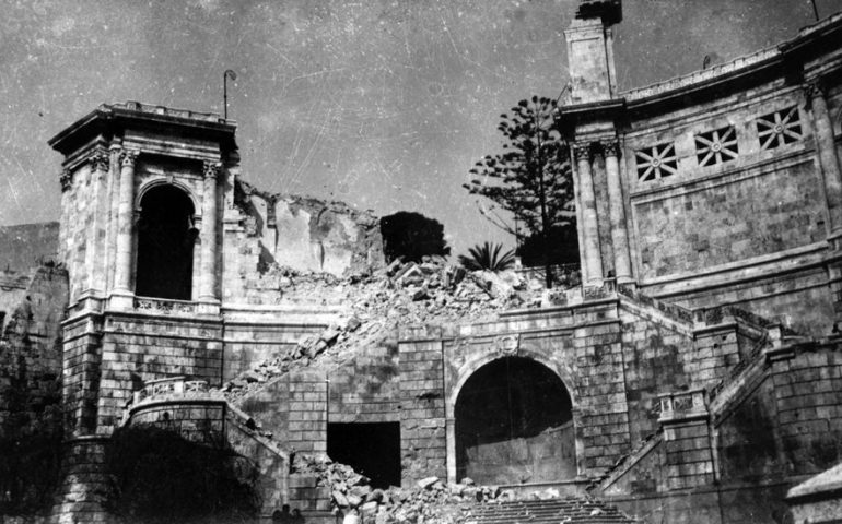 Il Bastione di Cagliari dopo i bombardamenti del 1943