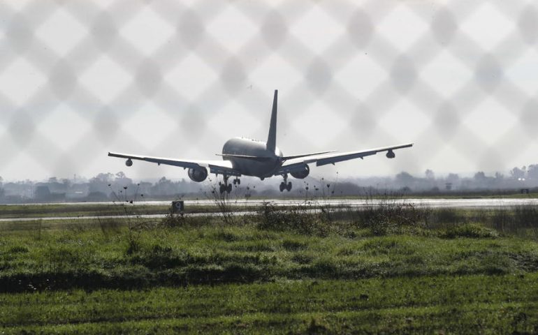 aereo atterrato da wuhan