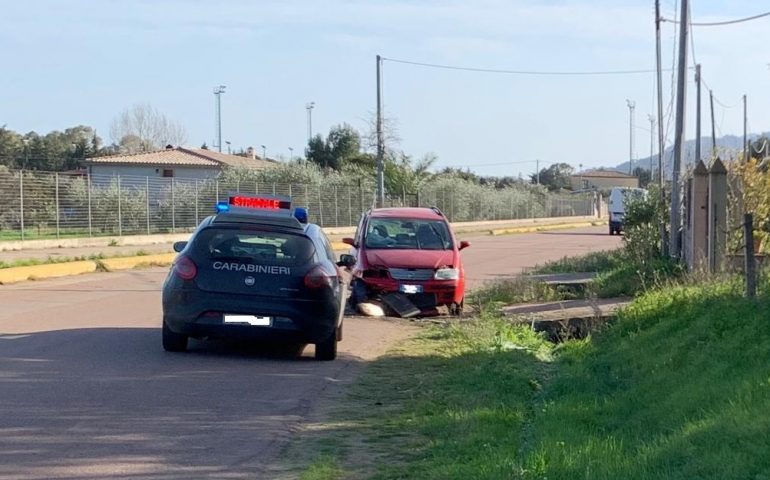 Bari Sardo, 90enne alla guida esce di strada: trasportato all’ospedale