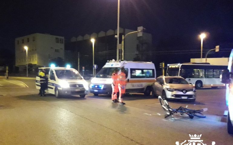 Cagliari: ciclista travolto da un’auto, trasportato al Brotzu in codice rosso